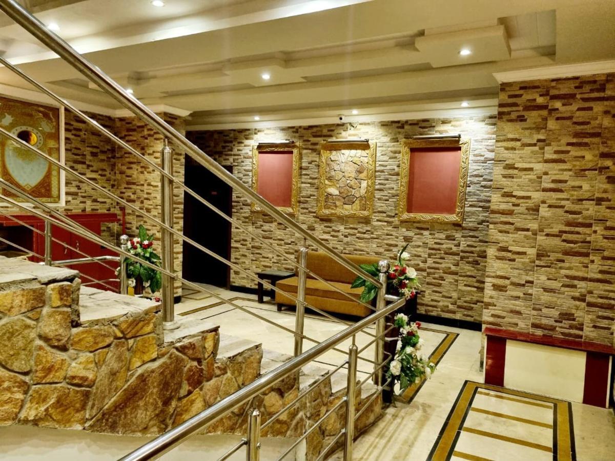 Triple One Hotel Abbottabad Eksteriør billede